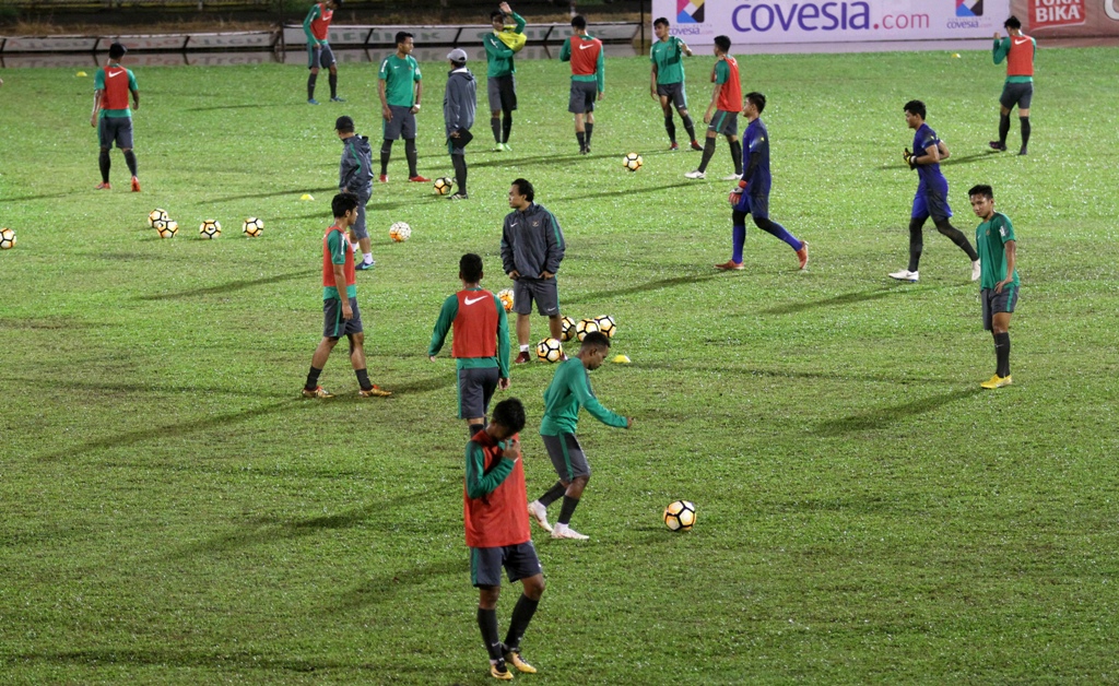 Timnas Indonesia U-19 melakoni sesi latihan (Foto: Antara/Muhammad Arif Pribadi)