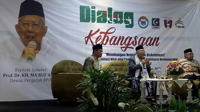Bakal calon wakil presiden Ma'ruf Amin (tengah) saat menjadi pembicara dalam Dialog Kebangsaan di Pontianak, Kalimantan Barat, Sabtu, 15 September 2018. Foto: Dok.Istimewa