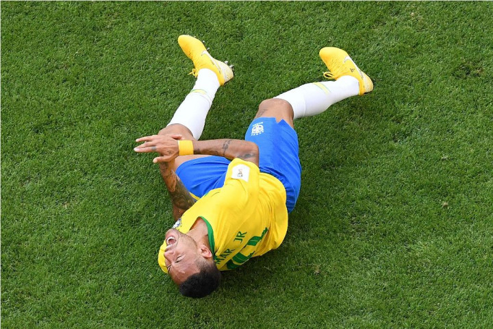 Jumpa PSG, Bek Liverpool Enggan Tertipu Neymar