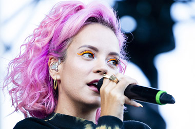 Lily Allen Ungkap Pengalaman Nyaris Diperkosa