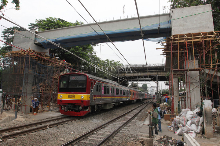 Pembangunan JPO di Stasiun Tebet Dikebut