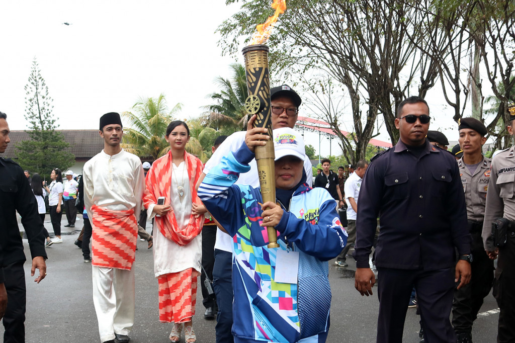 Kirab Obor Asian Para Games 2018 Singgah di Kota Pontianak
