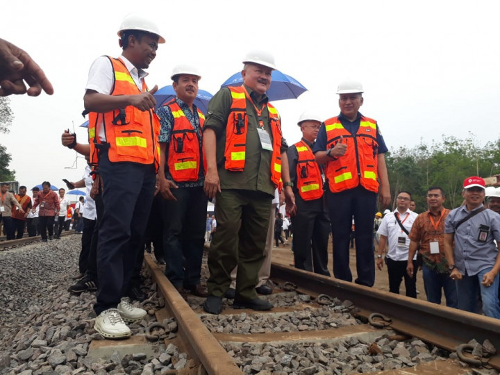 Servo Railway Bangun Jalur KA Batu Bara