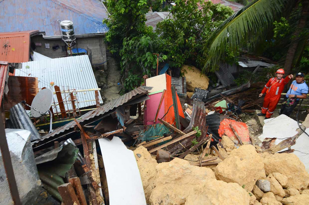 3 Orang Tewas, 10 Rumah Terkubur Tanah Longsor di Filipina