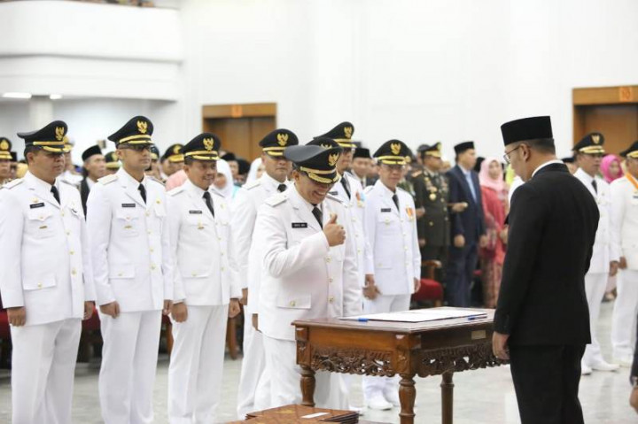 Ridwan Kamil Resmi Lantik Enam Kepala Daerah