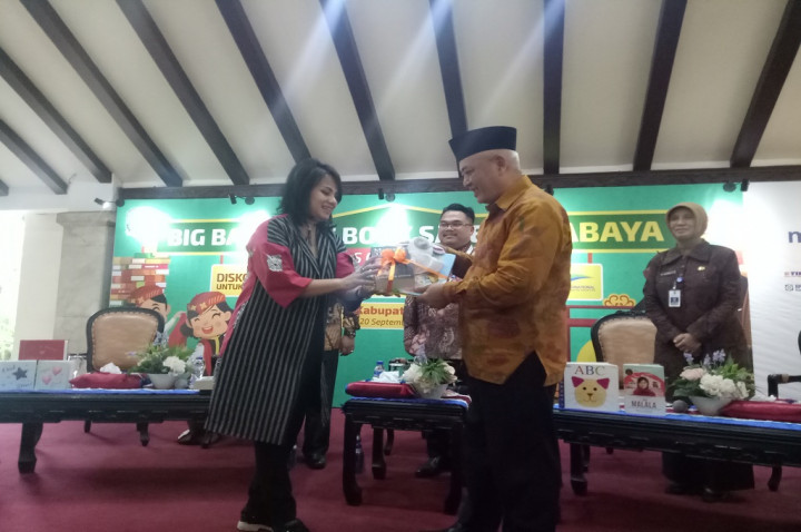 Perpustakaan Kabupaten Malang Dapat Sumbangan 500 Buku