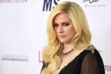 Avril Lavigne Rilis Lagu yang Terinspirasi dari Pengalaman Sekarat