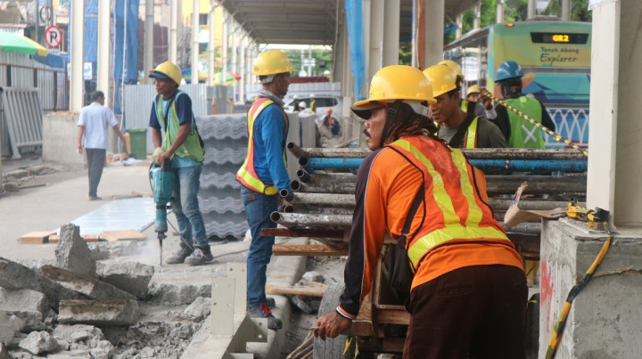 Pembangunan Sky Bridge Tanah Abang Dikebut