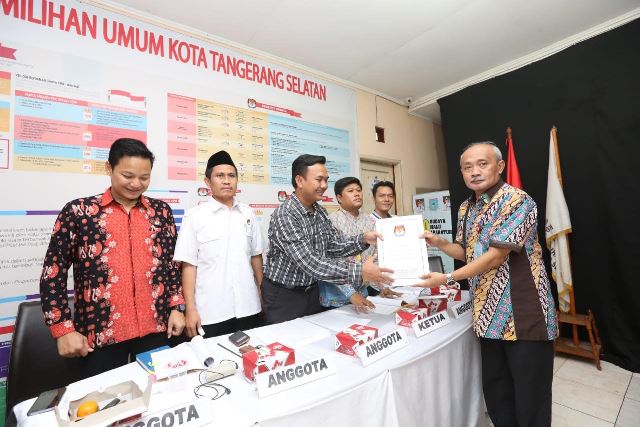 Caleg Diingatkan tak Pasang APK di Taman