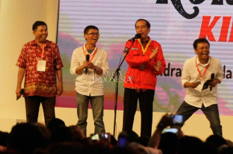 Obrolan Jokowi dengan Alumni UGM yang Pernah Utang di Warung