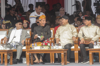 Semarak Baju Adat pada Deklarasi Pemilu Damai di Monas