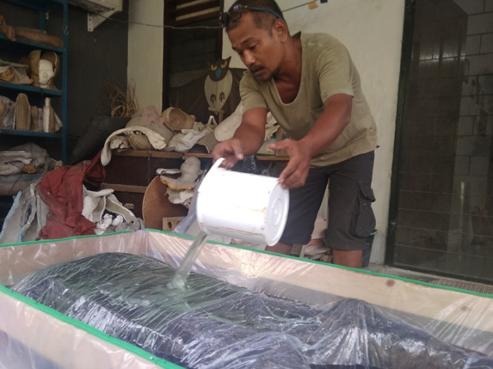 Kocom, 'Seniman Mayat' di Balik Film Horor dan Laga Indonesia