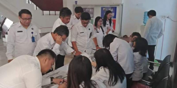 Puluhan Anggota BNNP Sulut Menjalani Tes Urine Dadakan