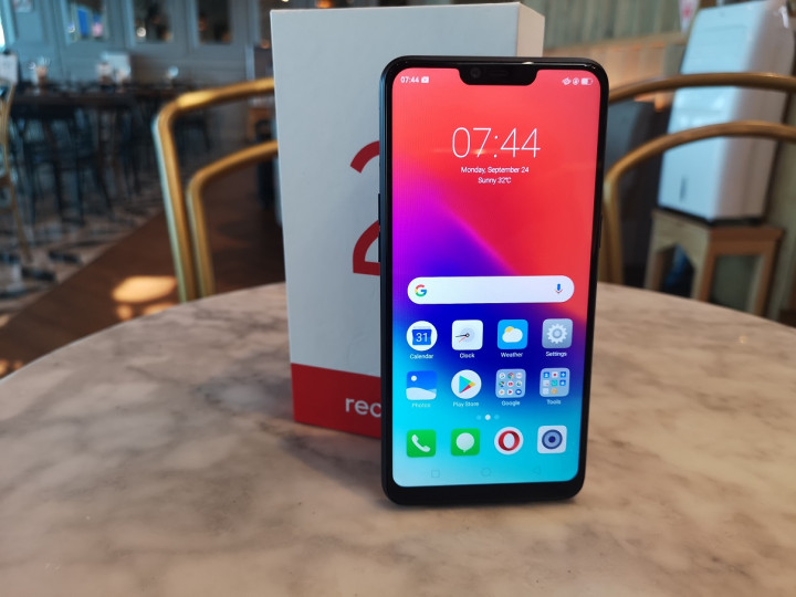 Begini Isi Kotak Realme 2