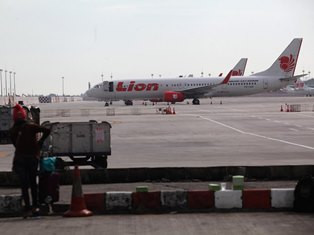 Imbas Penumpang tak Kebagian Kursi, Lion Air Minta Maaf