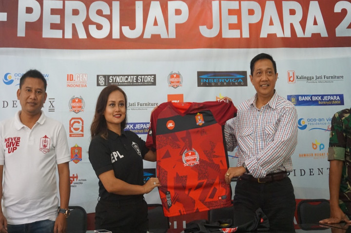 <i>Ngopi</i>, Cara Persijap Hindari Bentrokan dengan Suporter Lain