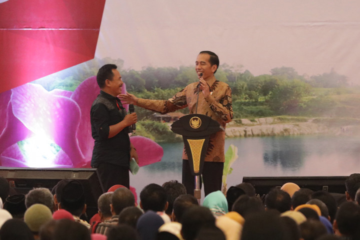 Jokowi Bagikan 10 Ribu Sertifikat Tanah untuk Warga Tangerang