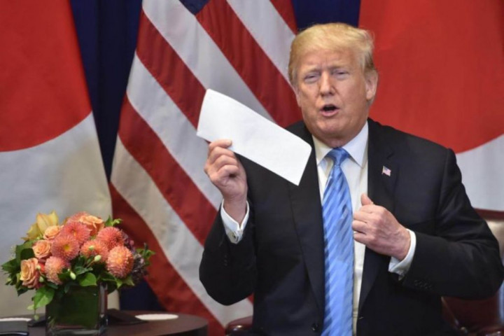 Trump Terima Surat Spesial dari Kim Jong-un
