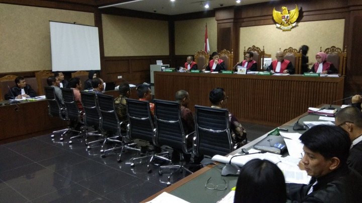 Zumi Marah Anak Buah tak Kumpulkan Banyak <i>Fee</i>