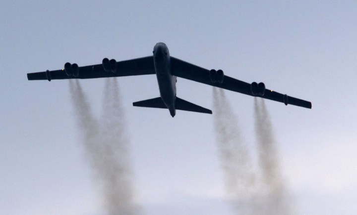 Pesawat Pengebom AS Lintasi Laut China Selatan