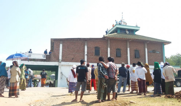 Masjid di Tengah Tol Semarang-Batang Mulai Dibongkar