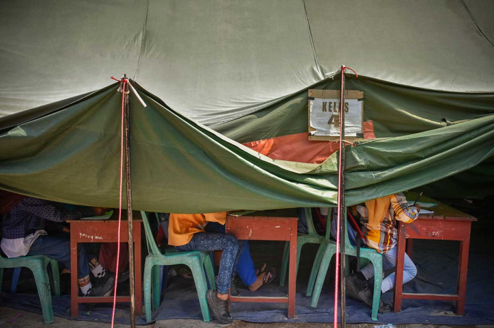 Siswa Korban Gempa Lombok Sekolah di Tenda Darurat