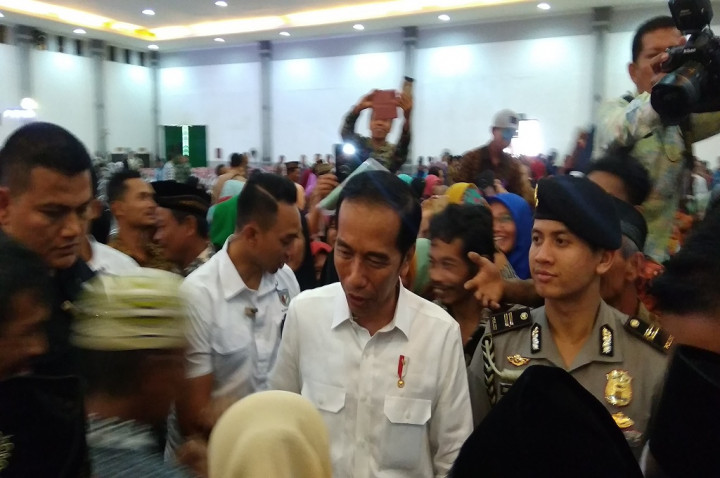 Jokowi Sarankan Warga Bungkus Sertifikat Tanah dengan Plastik
