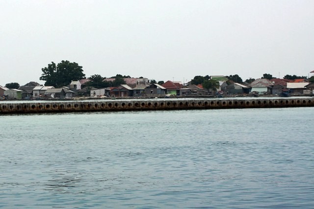 Anies Didesak tak Hanya Hentikan Reklamasi Pulau