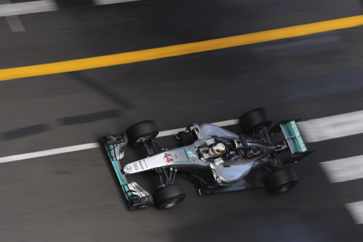 Mercedes Dominasi Latihan Bebas Terakhir