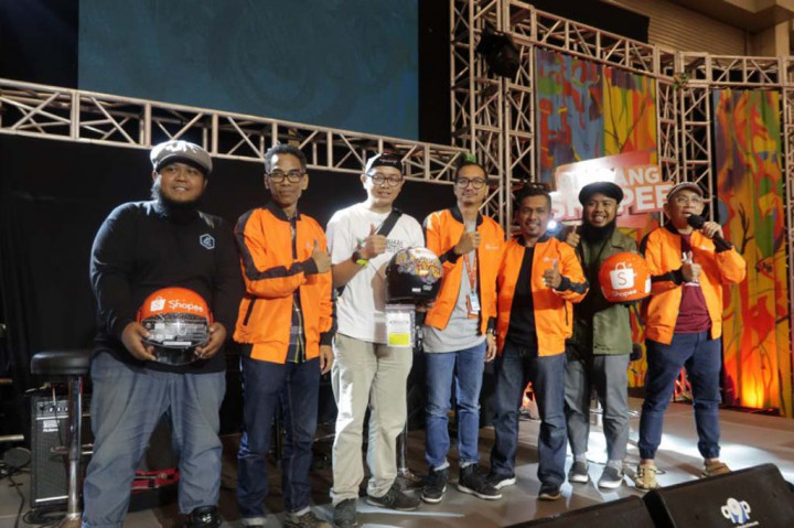 Komunitas Vespa Berbagi Ilmu di Shopee Parjo Red Carpet
