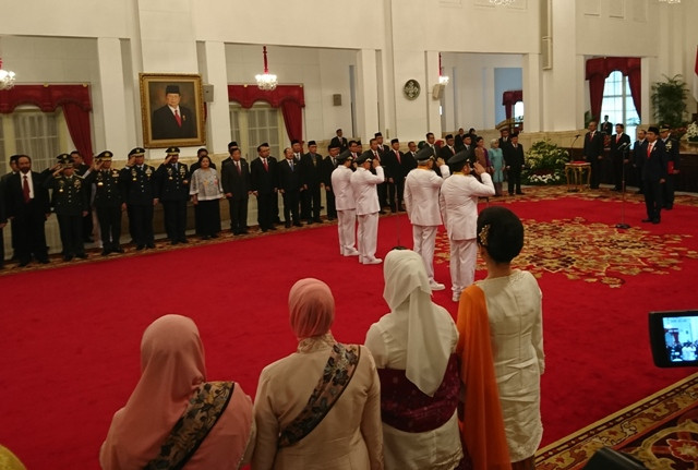 Jokowi Lantik Gubernur Kaltim dan Sumsel