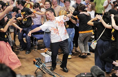 Gubernur Blasteran Berjanji Usir Militer AS dari Okinawa