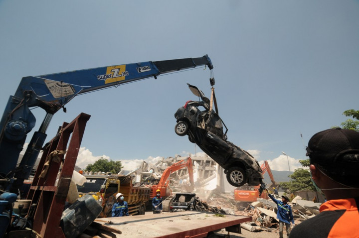 Baru Ada 9 Ekskavator Tangani Bencana di Palu