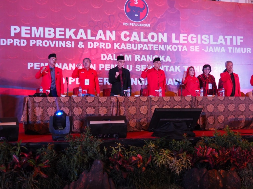 DPD PDI Perjuangan Jawa Timur Gelar Konsolidasi Caleg se- Jatim Untuk Menangkan Jokowi-Ma'ruf. (Medcom.id/Amal).