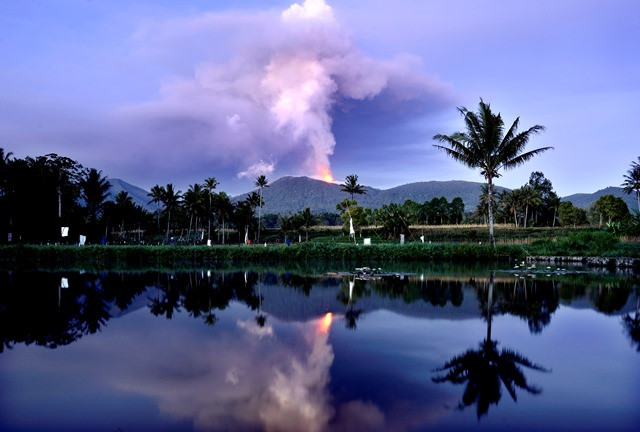 Gunung Soputan Berstatus Siaga