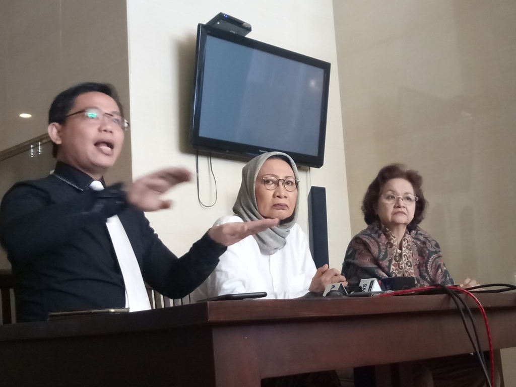 Ratna Sarumpaet (tengah). Foto: Medcom.id/Intan Yunelia.