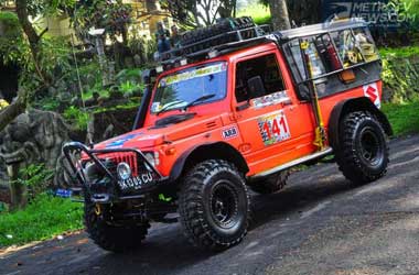 Gaya Offroad Suzuki Jimny Corsica LWB 1986 ala Benny Kogana