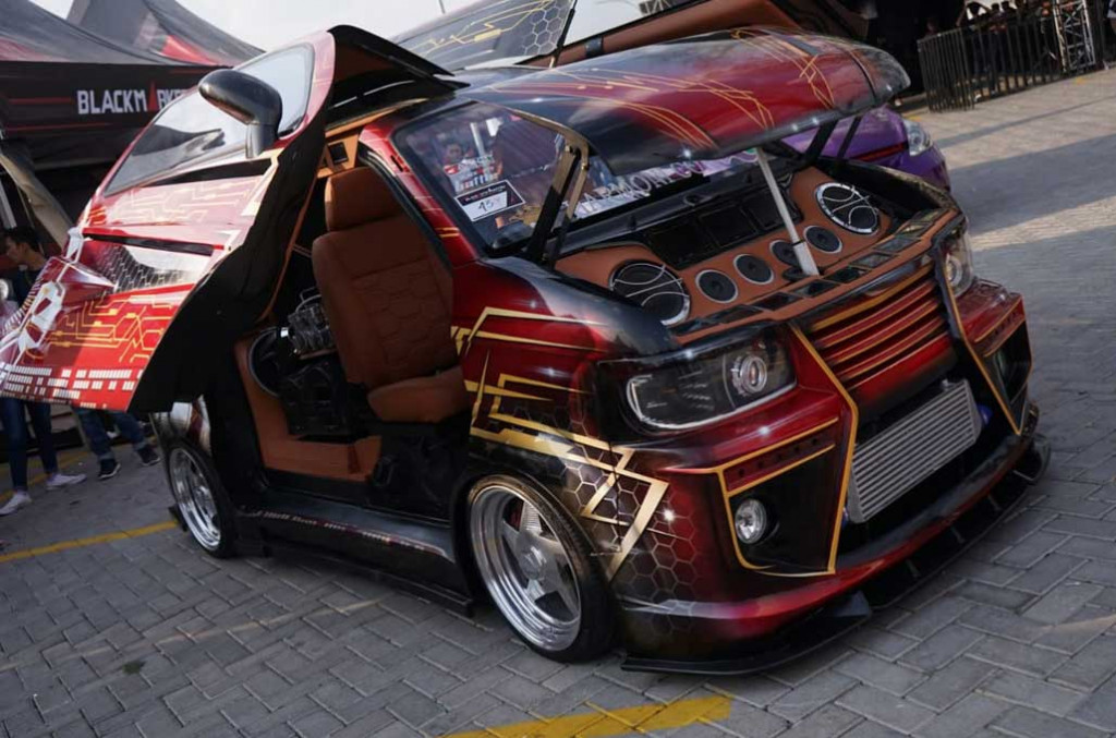 Suzuki Every yang kini tampil dengan wajah sangar. BAB