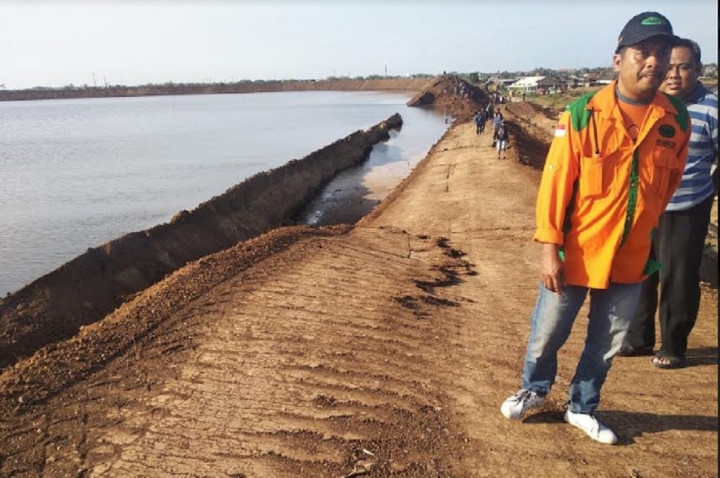 Warga Khawatir Tanggul Penahan Lumpur Turun