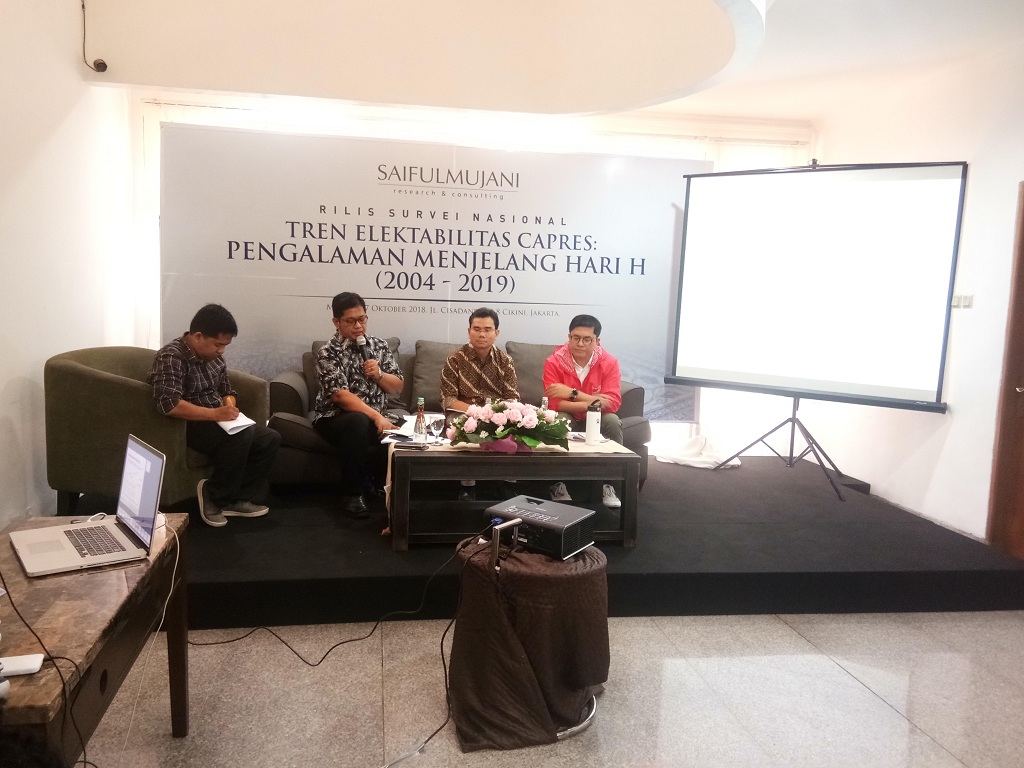 Dari kiri ke kanan, moderator, Politikus PAN Viva Yoga, Direktur Eksekutif SMRC Djayadi Hanan, dan Politikus PSI Andy Budiman - Medcom.id/Achmad Zulfikar Fazli. 