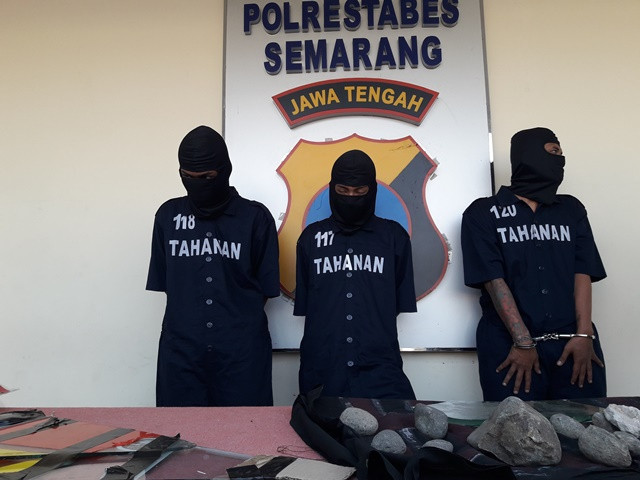 Polisi Tangkap Tiga Oknum Suporter Persis Solo