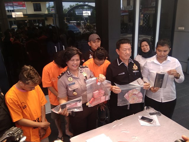 Polres Metro Bekasi Tangkap Tiga Muncikari