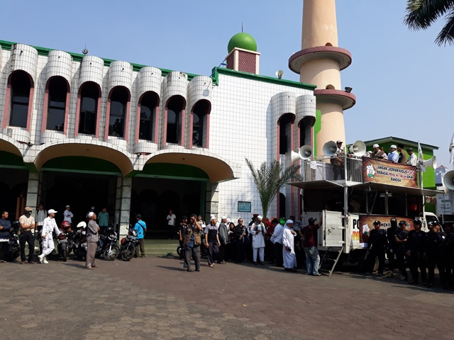 Massa Kawal Amien Rais akan Konvoi ke Polda Metro - Medcom.id
