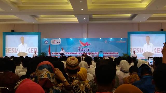 Jokowi Ingatkan Siswa Menjaga Persatuan