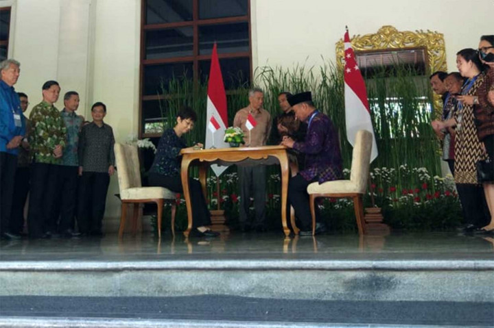 Jokowi Bertemu PM Singapura di Bali