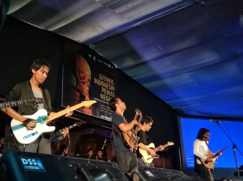 Gitaris dan Penyair Indonesia Gelar Aksi Solidaritas untuk Palu dan Donggala