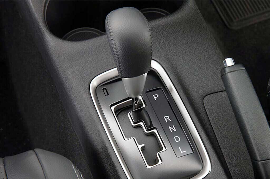 Mobil manual kian meredup dengan beralihnya pengguna ke mobil bertransmisi otomatis. Carscoops