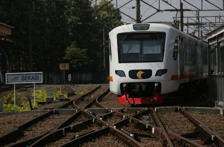 Giliran Kereta Bandara Jadi Korban Vandalisme