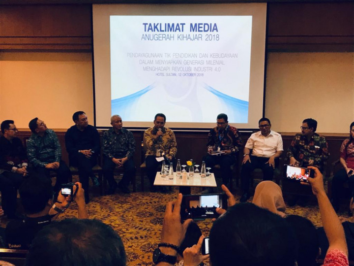 16 Kepala Daerah Melek TIK Diganjar Anugerah Kihajar