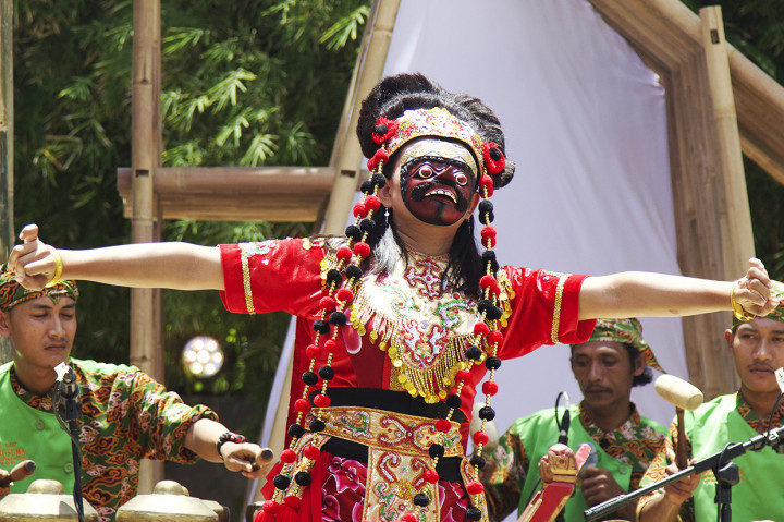 Melihat Pesona Budaya Nusantara di Paviliun Indonesia
